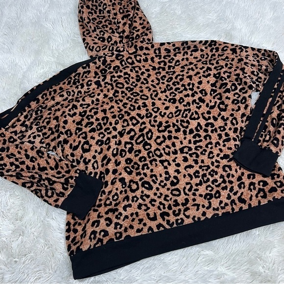 DKNY Leopard SUPER SOFT fleece hooded pullover size large - Picture 8 of 11